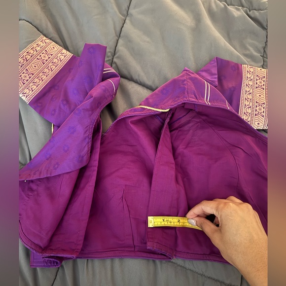 Stunning purple Banarasi silk saree - Picture 3 of 3